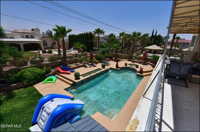 1337 Emerald Gate Ln, El Paso, TX 79936 - swimming pool featuring a patio area and an in-ground hot tub