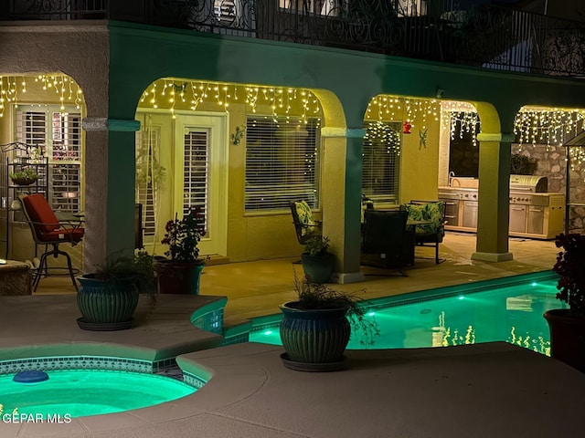 1337 Emerald Gate Ln, El Paso, TX 79936 - view of swimming pool featuring a patio area and an outdoor kitchen