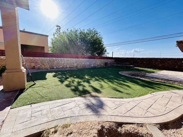11609 Saint Thomas Way, El Paso, TX 79936 - view of yard