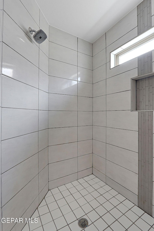12816 Linstead Ave, El Paso, TX 79928 - full bath with tiled shower