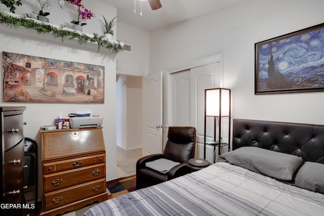 7930 Howard St, El Paso, TX 79904 - bedroom with a closet and a ceiling fan