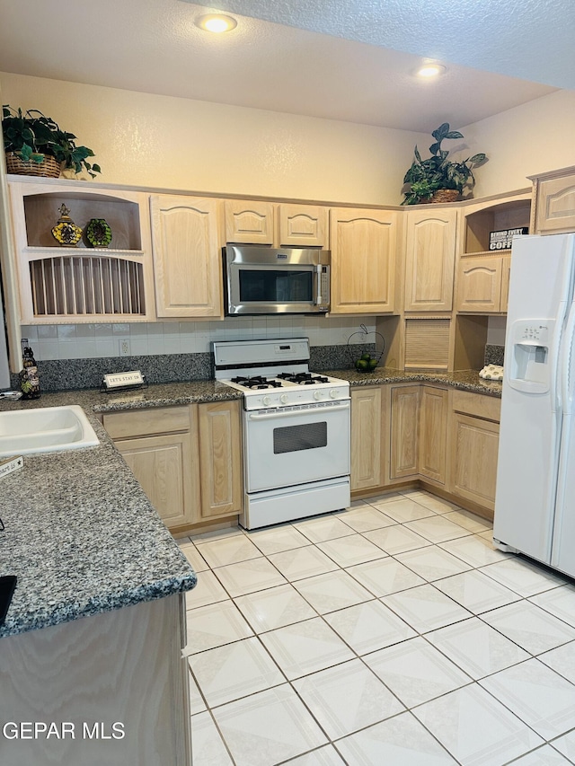 6408 Brisa Del Mar Dr, El Paso, TX 79912 - photo 24