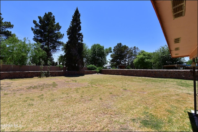 312 Caporal Ct, El Paso, TX 79932 - view of yard