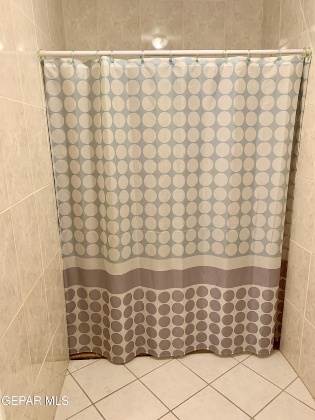 16899 Old Butterfield Trl, El Paso, TX 79938 - bathroom view of curtained shower