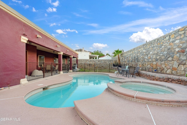 10819 Loma De Amor Ln, El Paso, TX 79934 - view of pool with an in-ground hot tub and a patio area