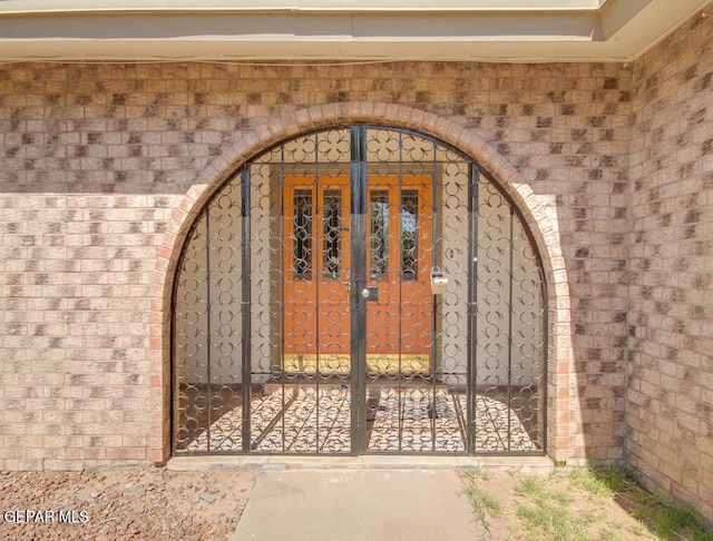 1701 Paul Moran Pl, El Paso, TX 79936 - view of gate