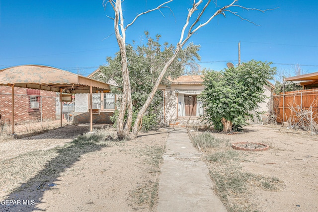124 N Toledo Pl, El Paso, TX 79905 - view of front of house featuring a carport