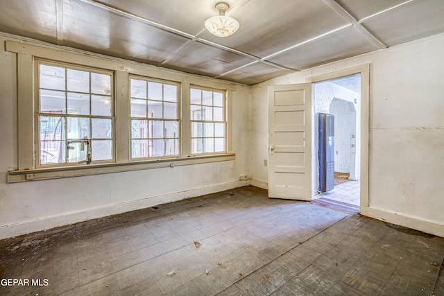 124 N Toledo Pl, El Paso, TX 79905 - spare room with plenty of natural light and baseboards
