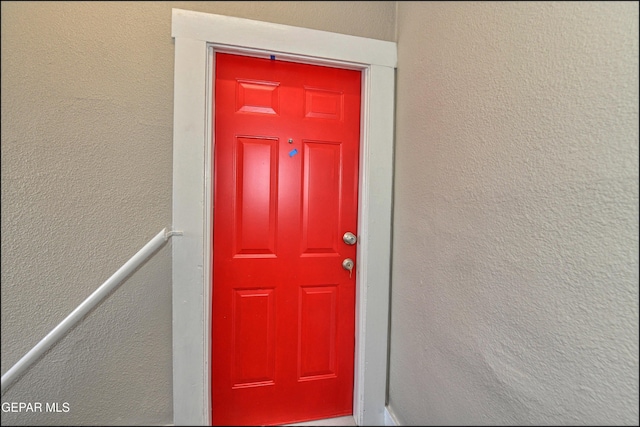 615 Arizona Ave, El Paso, TX 79902 - doorway to property featuring stucco siding