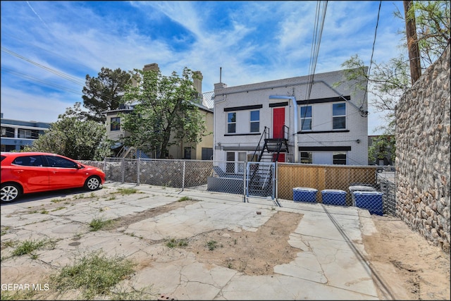615 Arizona Ave, El Paso, TX 79902 - view of front of home featuring a fenced front yard and a gate