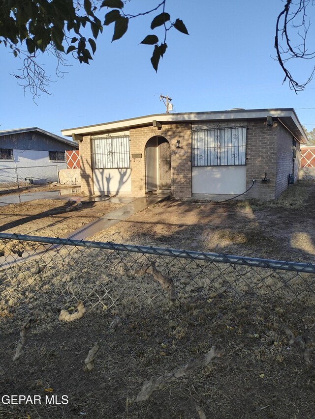338 Maricela Dr, El Paso, TX 79915 - view of front of house featuring brick siding