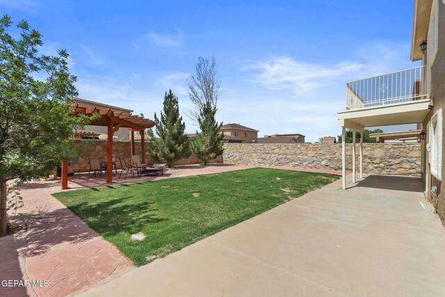 14025 Stoutland Ln, El Paso, TX 79928 - view of yard featuring a pergola, a patio area, and a balcony