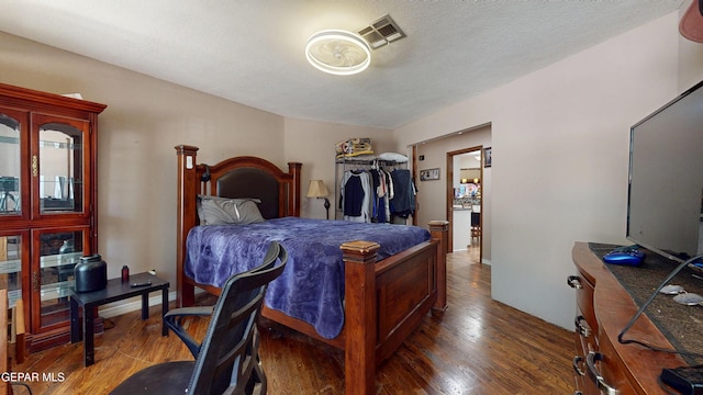 492 Country Oaks Dr, El Paso, TX 79932 - bedroom with hardwood / wood-style flooring