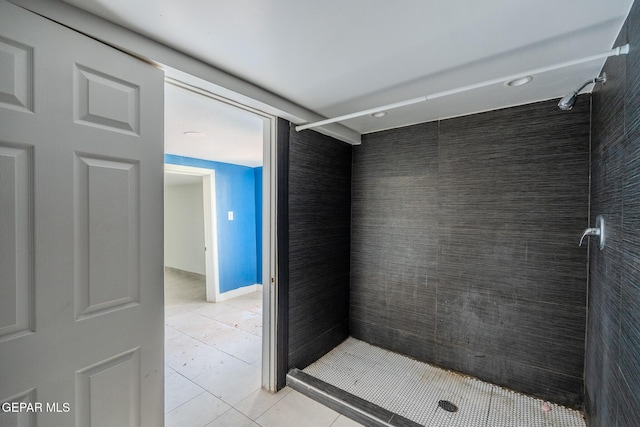 2712 Federal Ave, El Paso, TX 79930 - full bathroom with a shower stall and tile patterned flooring