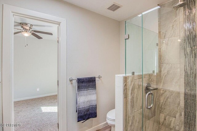 6504 Camino Fuente Dr, El Paso, TX 79912 - full bath featuring a shower stall, toilet, and a ceiling fan