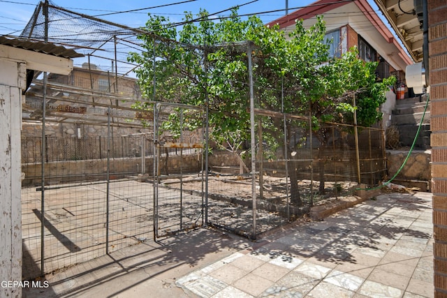 1611 N Kansas St, El Paso, TX 79902 - view of patio featuring a gate
