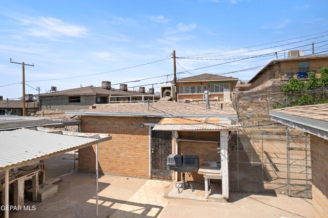 1611 N Kansas St, El Paso, TX 79902 - view of patio / terrace