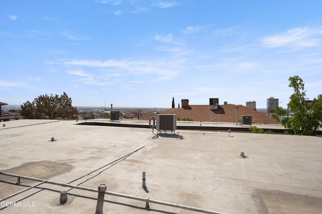 1611 N Kansas St, El Paso, TX 79902 - view of patio featuring central air condition unit