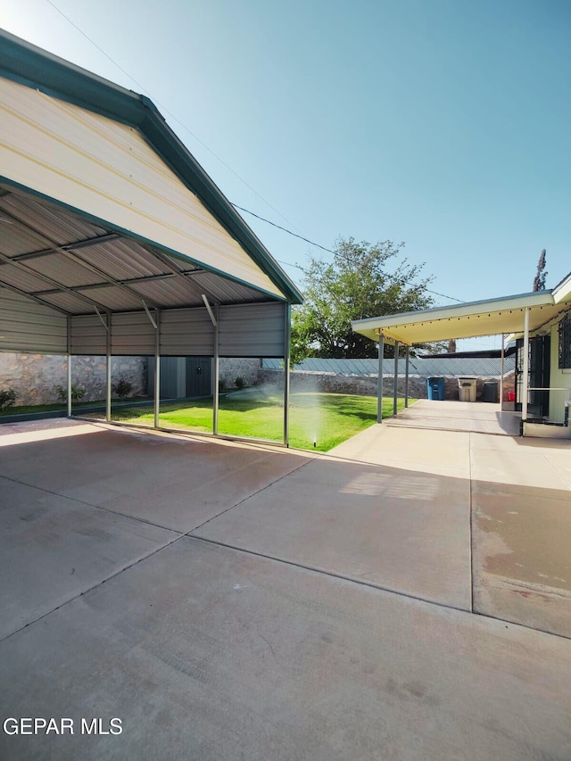 10077 Kirwood St, El Paso, TX 79924 - view of car parking