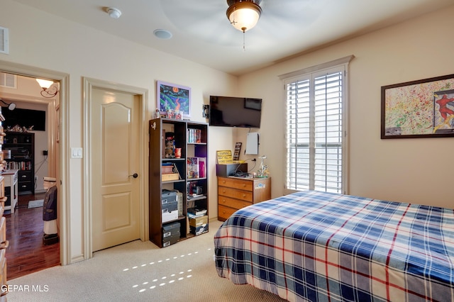 7301 Brays Landing Dr, El Paso, TX 79911 - bedroom with light colored carpet and a ceiling fan
