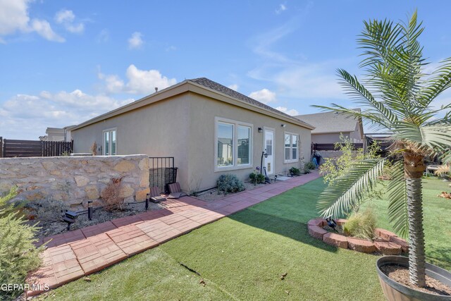 1033 Summer Lake St, Horizon City, TX 79928 - photo 32