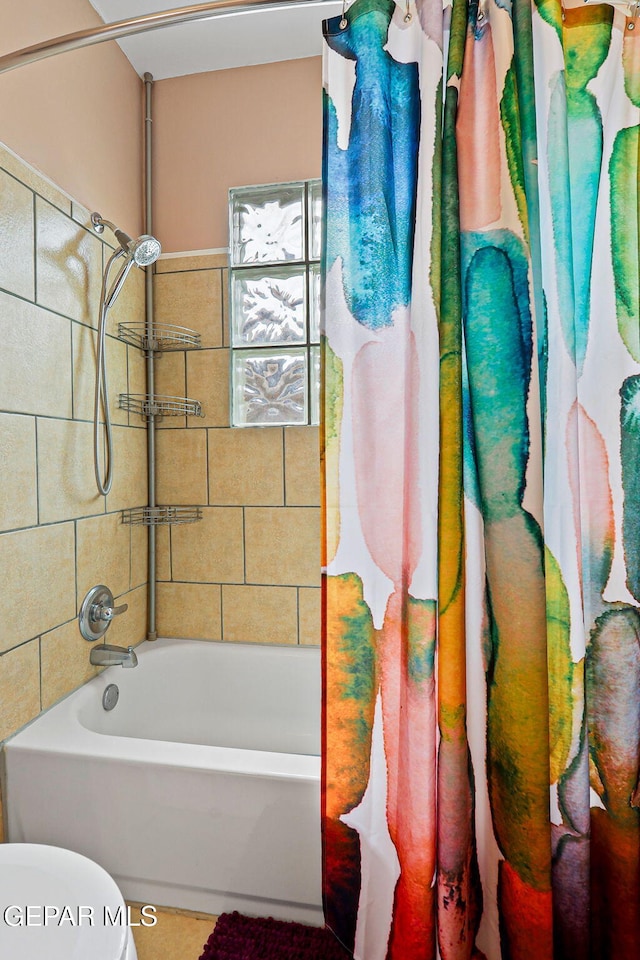 4012 Hastings Dr, El Paso, TX 79903 - full bath featuring shower / bath combo with shower curtain and toilet