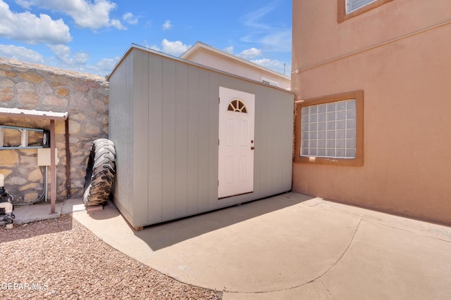 532 Gentry Way, El Paso, TX 79928 - doorway to property featuring a patio area