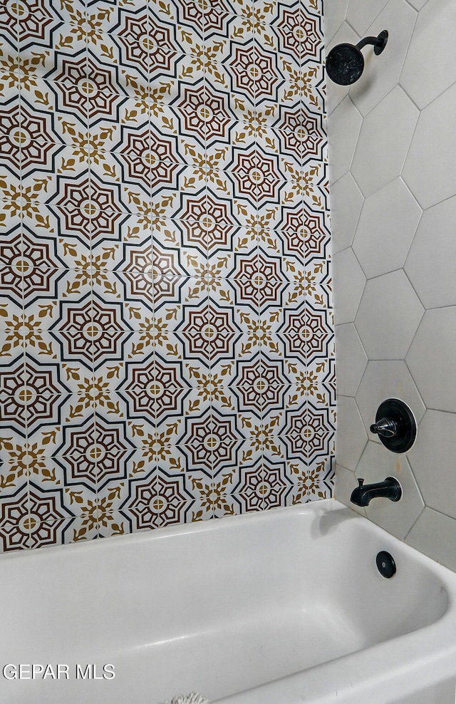 3408 Stanton St 233179, El Paso, TX 79902 - bathroom with bathtub / shower combination