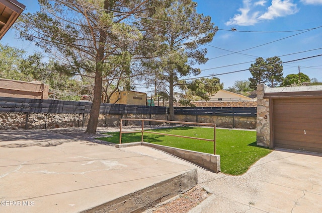 3408 Stanton St 233179, El Paso, TX 79902 - view of yard with a garage