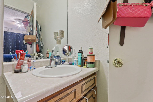 8957 Robert Dr Unit A & B, El Paso, TX 79904 - bathroom featuring vanity