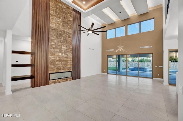 820 W Gate, El Paso, TX 79932 - building lobby featuring a high ceiling