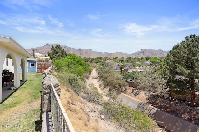 6008 Camino Alegre Dr, El Paso, TX 79912 - view of mountain background