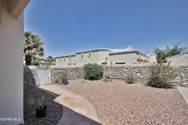 216 Desert Garden Dr, Santa Teresa, NM 88008 - view of yard with a gate