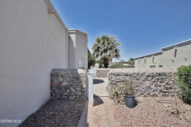 216 Desert Garden Dr, Santa Teresa, NM 88008 - view of yard featuring a gate