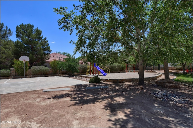 4490 Shadow Willow Dr, El Paso, TX 79922 - communal playground featuring community basketball court