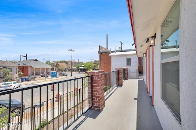 1107 Myrtle Ave A-D, Unit A-D, El Paso, TX 79901 - balcony featuring a residential view