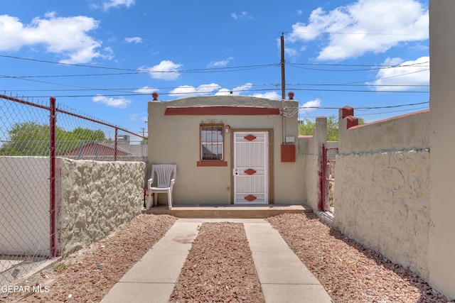 2312 Grant Ave, El Paso, TX 79930 - view of outbuilding with a gate