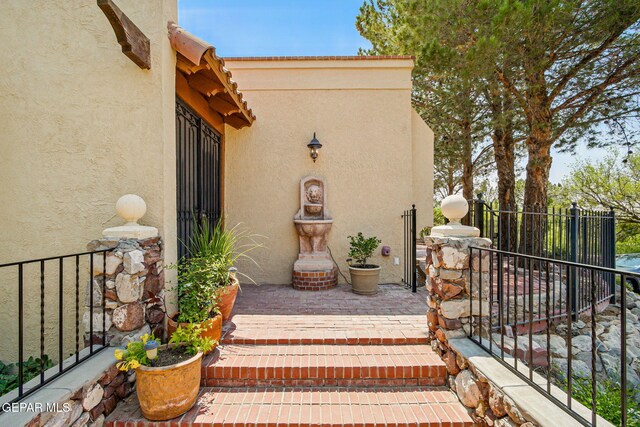 6006 Balcones Ct Unit 19, El Paso, TX 79912 - entrance to property featuring stucco siding