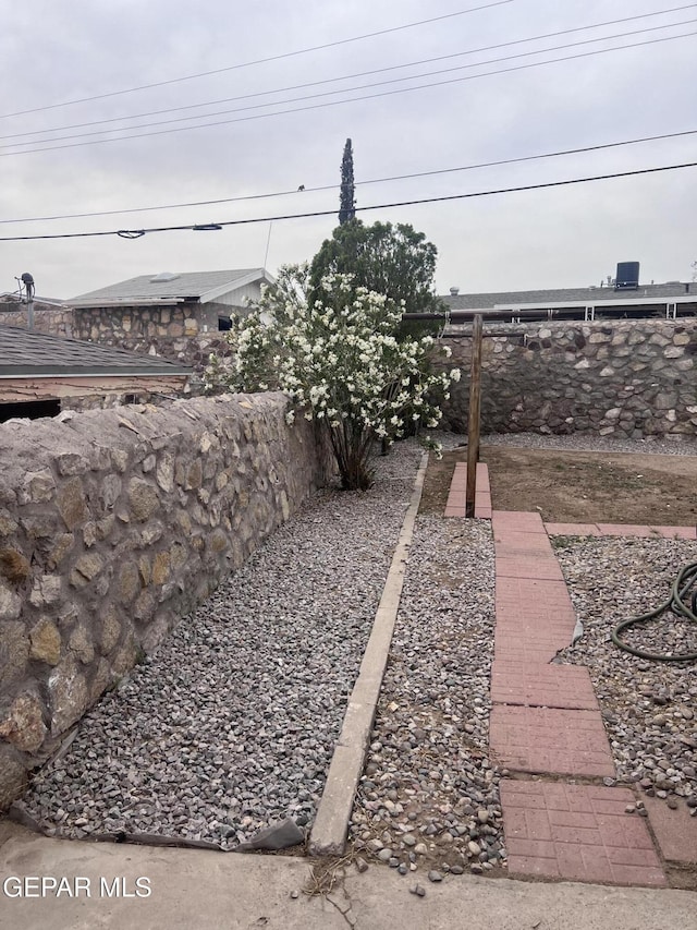 318 Olivia Cir, El Paso, TX 79912 - view of yard