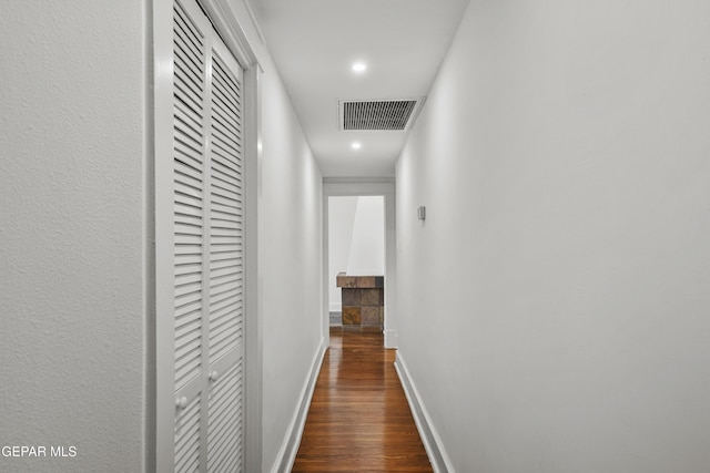 3100 Wheeling Ave, El Paso, TX 79930 - hallway with dark wood-style flooring, baseboards, and recessed lighting