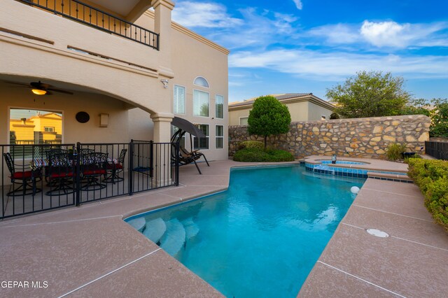 6308 Franklin Vis, El Paso, TX 79912 - view of pool with an in-ground hot tub, a patio, and outdoor dining area