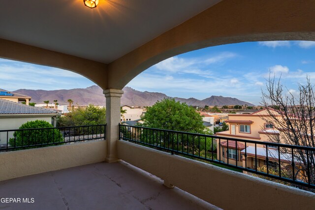 6308 Franklin Vis, El Paso, TX 79912 - balcony with a mountain view and a residential view