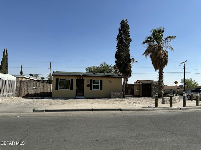 7800 Monterrey Dr, El Paso, TX 79915 - view of front of property featuring stucco siding