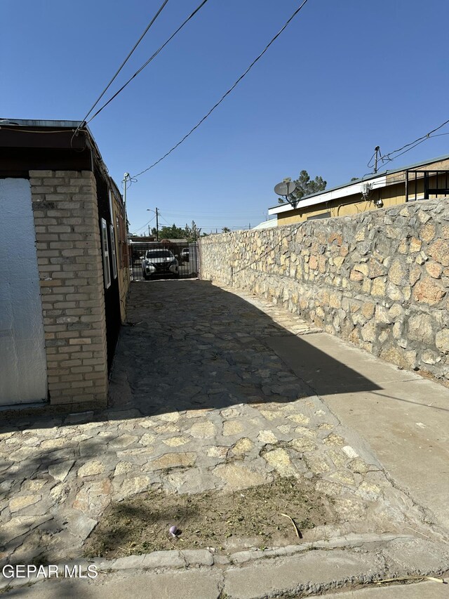 7800 Monterrey Dr, El Paso, TX 79915 - view of yard
