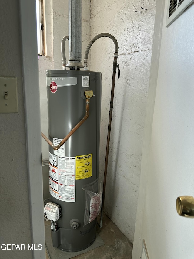 7800 Monterrey Dr, El Paso, TX 79915 - utilities featuring water heater