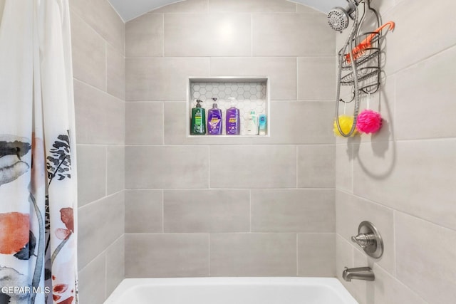 2367 Enchanted Peaks Ln, El Paso, TX 79911 - full bath with shower / bathtub combination with curtain