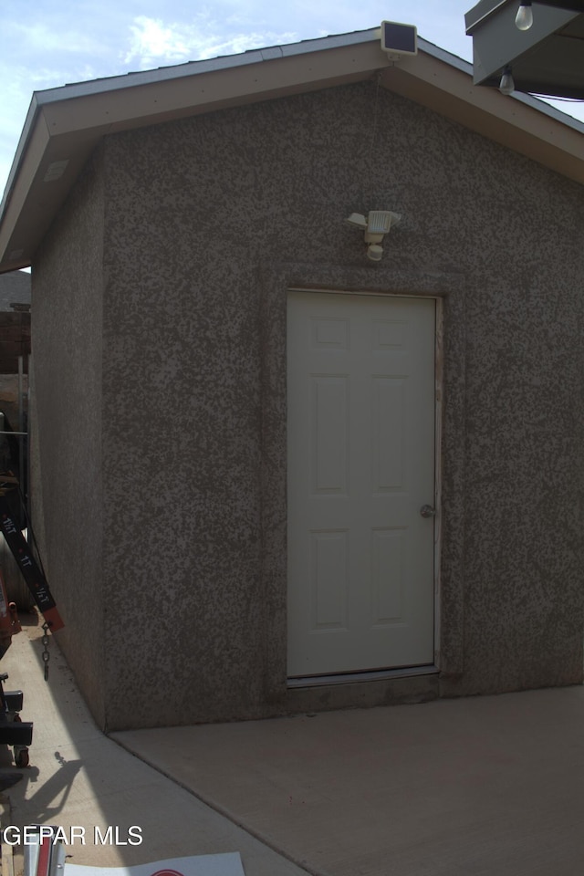 3136 Red Crk, El Paso, TX 79938 - entrance to property with stucco siding and a patio area
