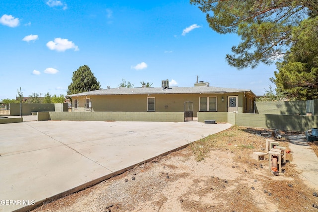 5300 Crawford Rd, Santa Teresa, NM 88008 - rear view of property with a patio area