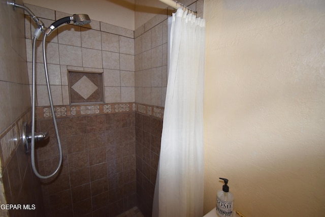 3608 Douglas Ave, El Paso, TX 79903 - full bathroom with a tile shower
