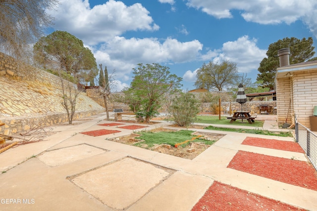 11625 Soberana Ln Unit A & B, El Paso, TX 79936 - view of yard with a patio